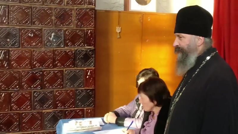 У селі Рогині на Франківщині громада перейшла з УПЦ (МП) до УПЦ КП (ВІДЕО)