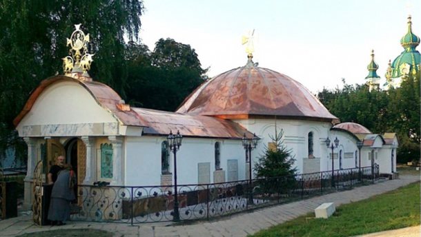 У Києві хочуть знести незаконну каплицю монастиря УПЦ МП