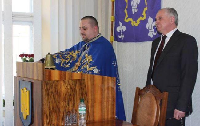 Священик УПЦ КП у Бродах допомогає легалізації храму УПЦ МП