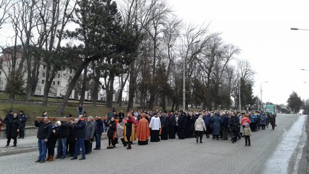 У Кам’янці-Подільському відбулась молитовна Хресна Дорога вулицями міста