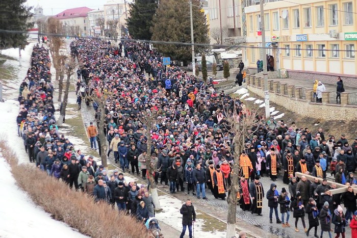 У Зборові відбувся велелюдний Хресний хід