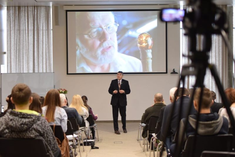 В УКУ відбулись лекції на тему: «Молекулярна біологія, мутанти, гібриди і штучне життя. А що далі?»