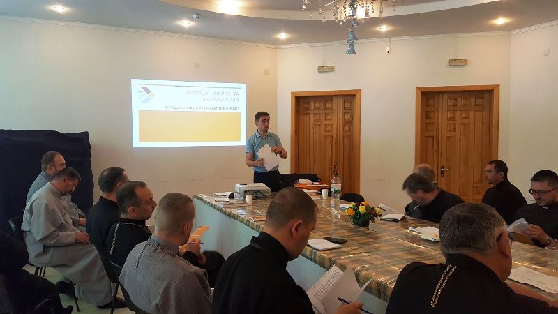 Священики Харківського екзархату практикувалися відрізняти корупційну діяльність від НЕкорупціїної