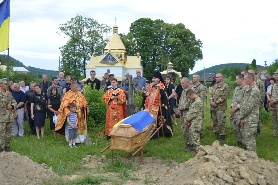 На Коломийщині попрощалися із загиблим бійцем АТО Борисом Зайцевим