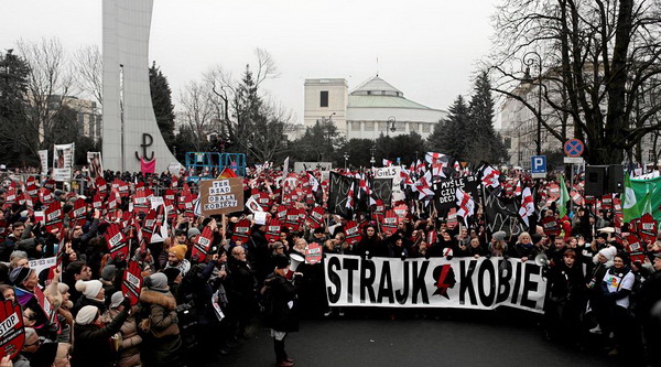 До польського Сейму повернувся проект "Зупини аборти" ("Zatrzymaj aborcję")