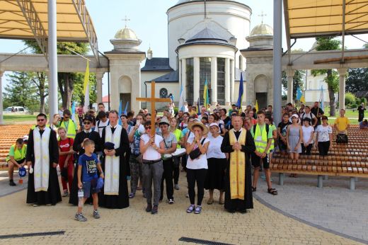 На Ясній Горі молодь з усієї України молилась за мир до Гошівської Матері Божої
