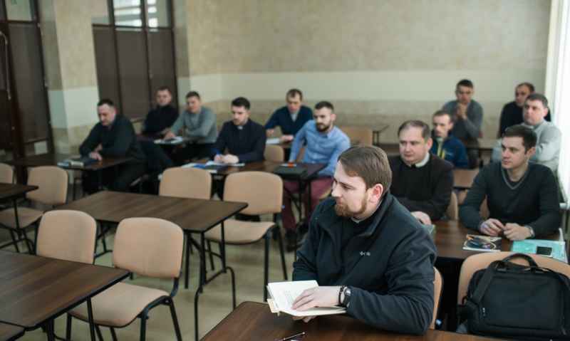 В Івано-Франківську успішно завершився перший навчальний заїзд ліцензіатської програми з канонічного права