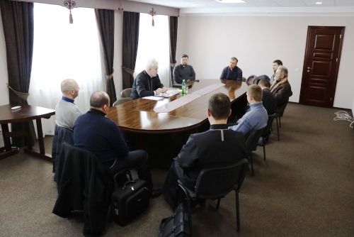 Владика Йосип Мілян провів зустріч зі священиками, щодо служіння для українців за кордоном