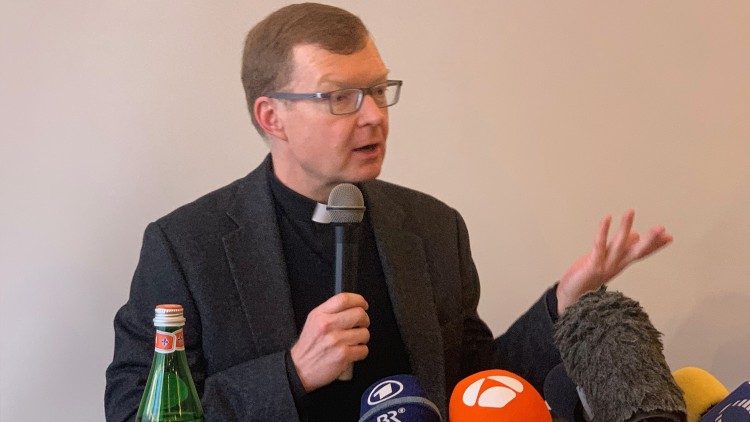Отець Цольнер про приготування до зустрічі «Захист неповнолітніх у Церкві»