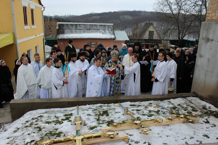 Блаженніший Святослав освятив надбанні хрести для храму монастиря студитів в Обухові