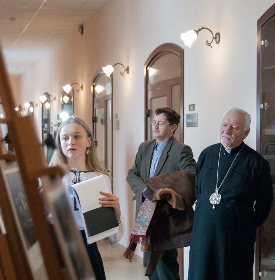  У Католицькій школі пройшла виставка, присвячена 30-річниці легалізації УГКЦ (ВІДЕО)