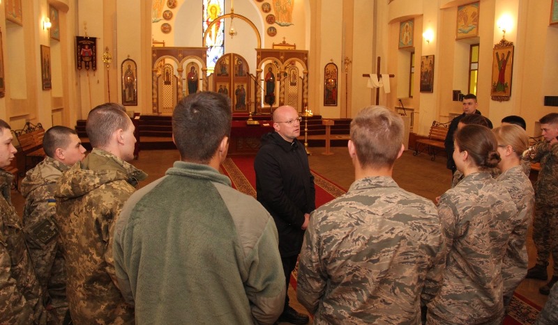 Храм св. арх. Михаїла відвідали кадети повітряних сил США