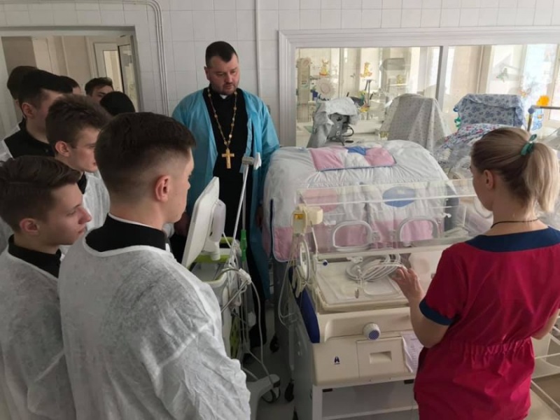 У рамках курсу душпастирства охорони здоров’я семінаристам провели лекцію-тренінг у Київській дитячій лікарні №1