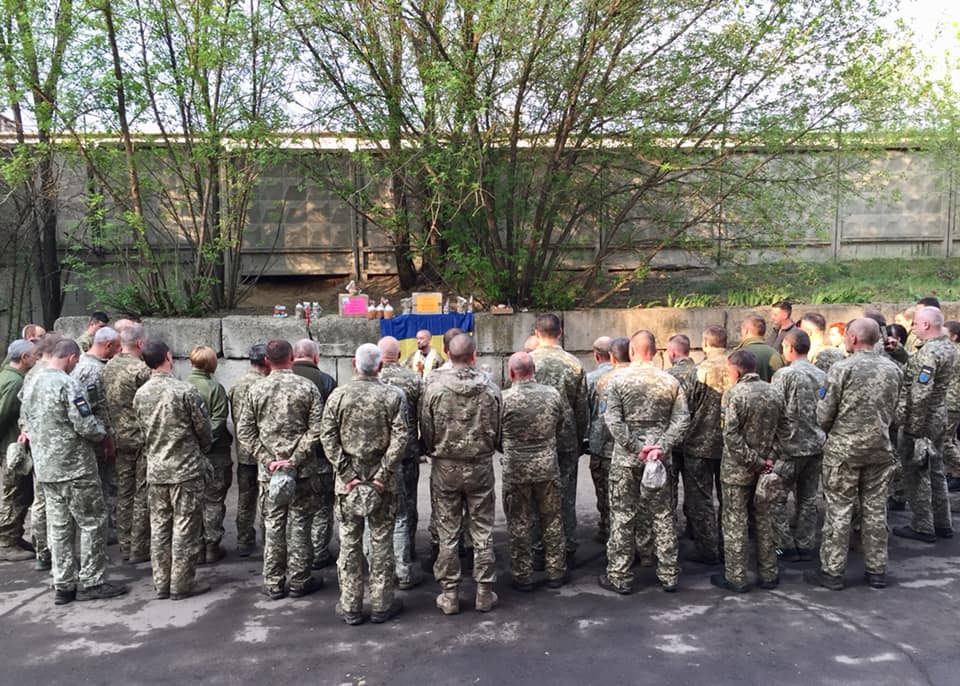 Капелани УГКЦ з великодньою місією відвідали українських воїнів на сході України