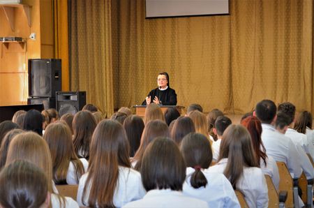 Майстер-клас «Писанкове диво» з сестрами-монахинями у Чортківському державному медичному коледжі