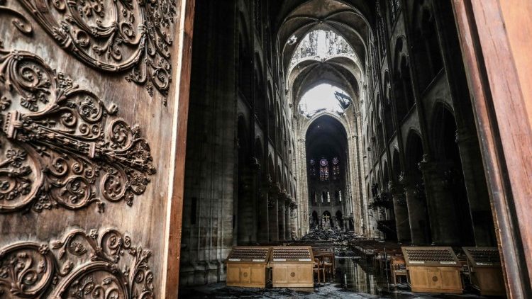 Святіший Отець розмовляв з Президентом США на тему Нотр-Дам