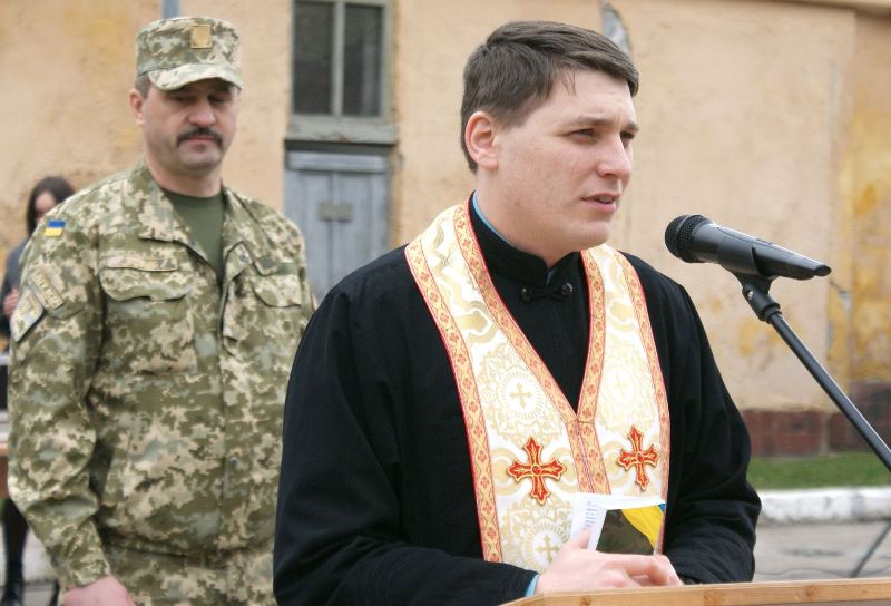 Війна забирає багато доброго, але з іншого боку виносить на поверхню найважливіше, - капелан о. Всеволод Семененко