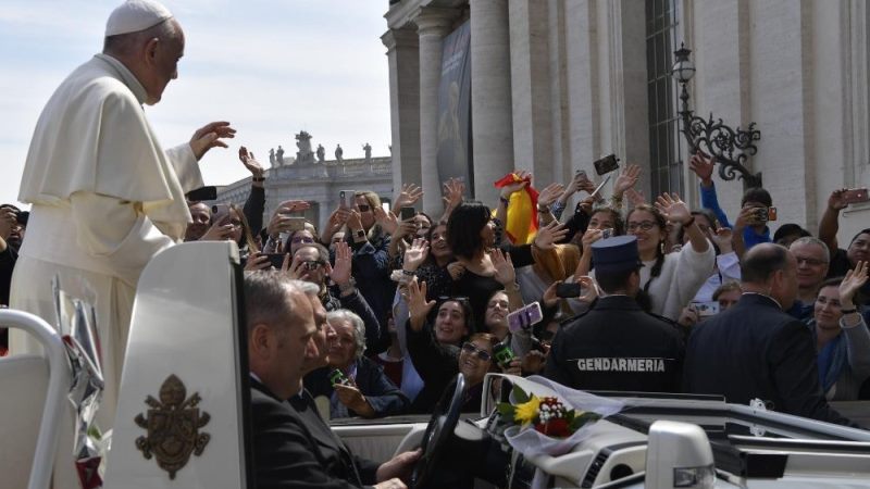 Понтифік: свідчити про воскресіння Христа з сміливістю апостолів