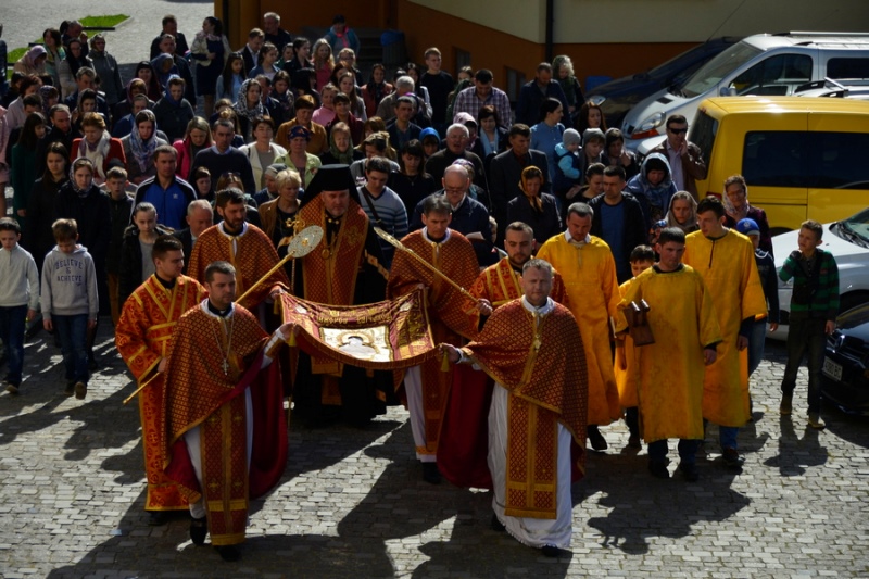 Виніс Плащаниці та Єрусалимська утреня у Катедральному соборі Коломийської Єпархії