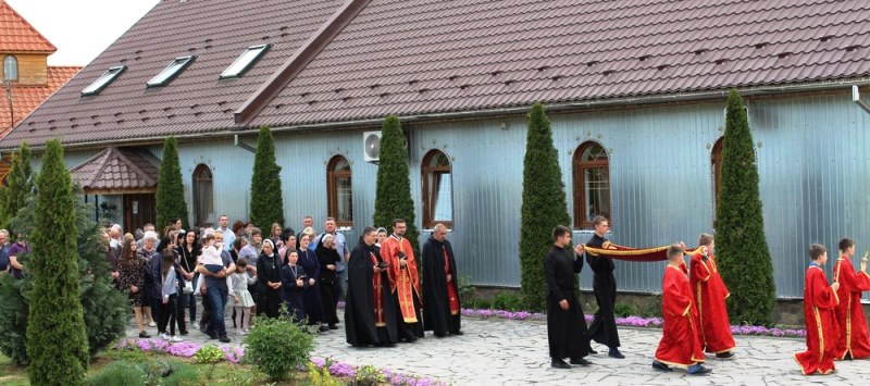 Виставлення Плащаниці у Мукачівському монастирі Виставлення Плащаниці у Мукачівському монастирі