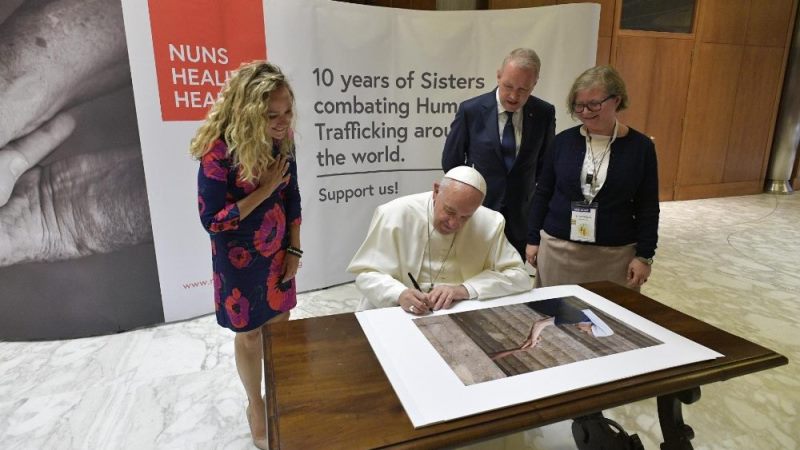 Папа Франциск відкрив фотовиставку у Ватикані