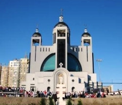 ізит кардинала П'єтро Пароліна до Патріаршого собору УГКЦ та зустріч з переселенцями