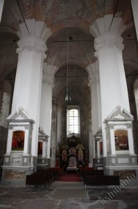 Василіянський монастир і Церква Пресвятої Трійці у місті Вільнюсі внутрішній інтер’єр храму Василіянський монастир і Церква Пресвятої Трійці у місті Вільнюсі внутрішній інтер’єр храму