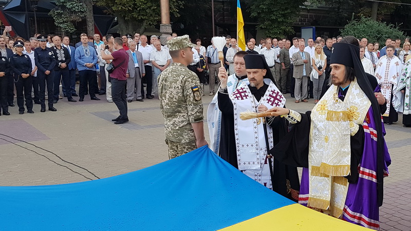 «Український прапор є знаком особливої Божої любові до українського народу», - владика Теодор (Мартинюк)