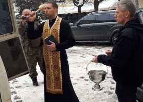 Вифлеємський вогонь миру від Гарнізонного храму попрямував в зону АТО